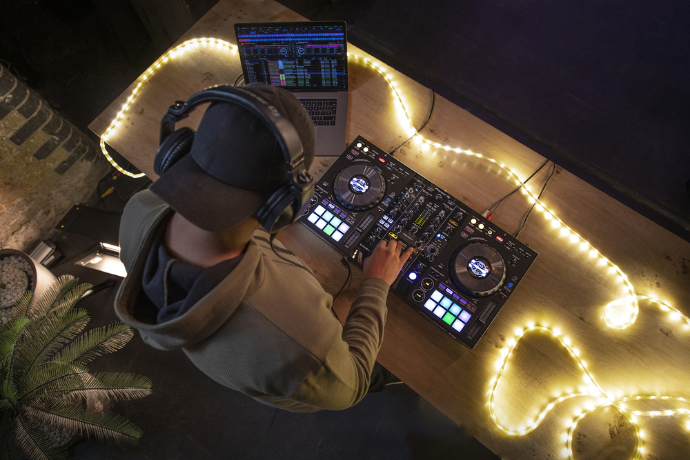 Pioneer DJ DDJ-800 | GetintheMix